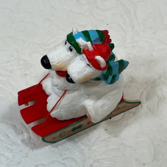 VTG Hallmark Christmas Merry Miniatures Polar Bears on Sled Figure 1985 2" - Picture 2 of 8